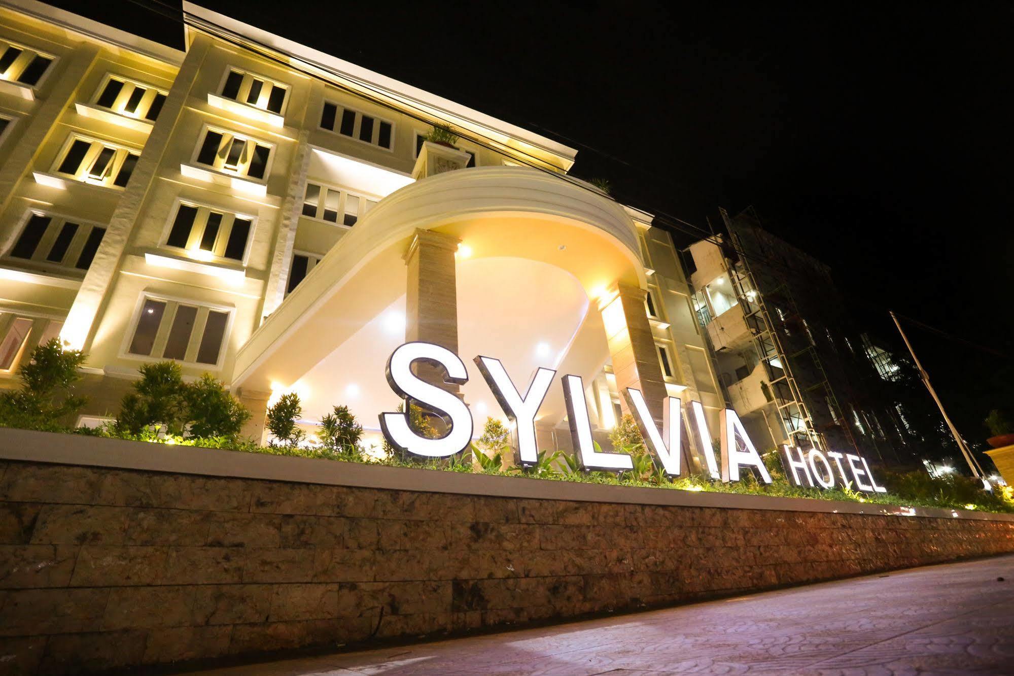 Sylvia Hotel Kupang Kupang  Esterno foto