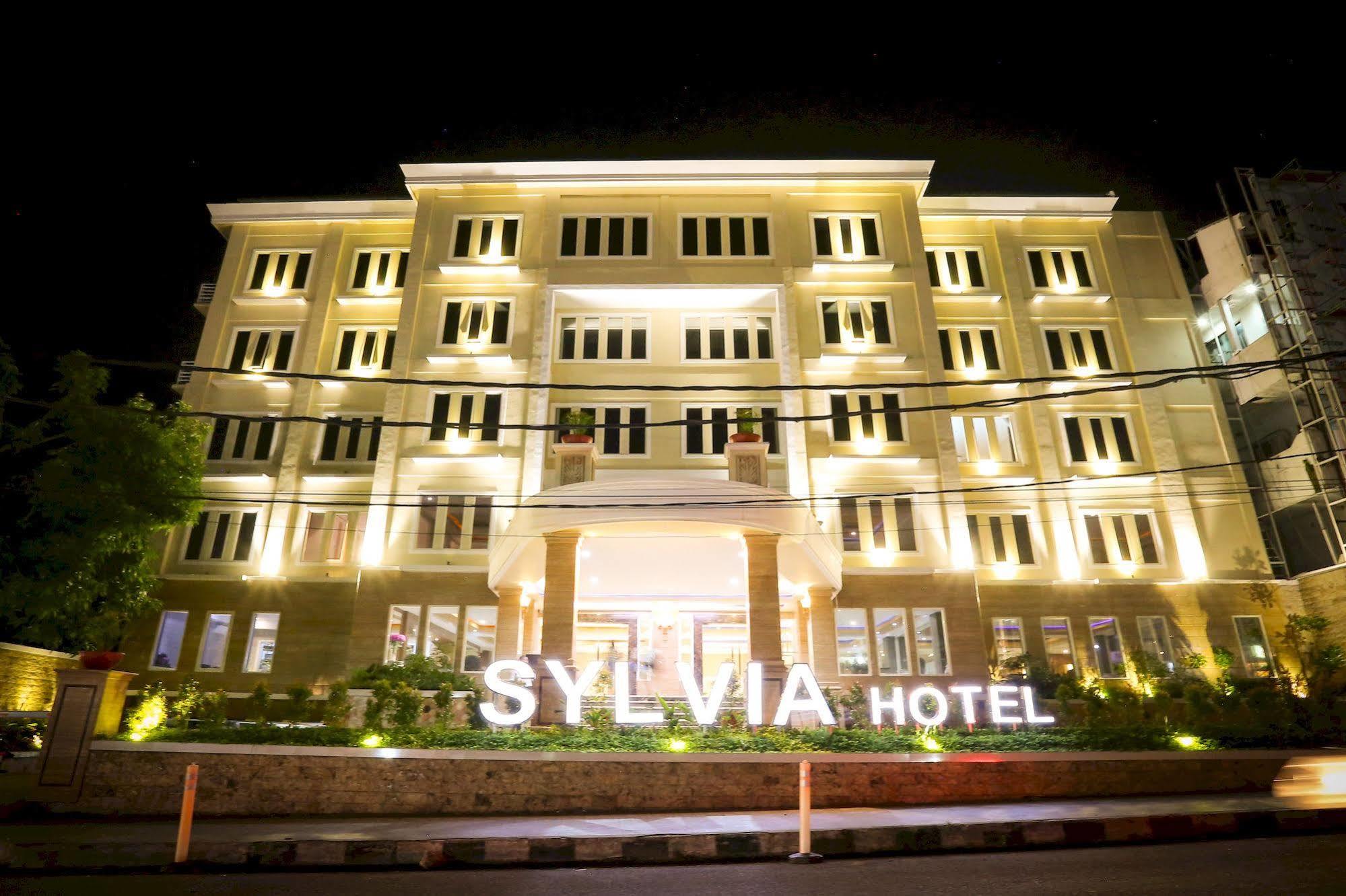 Sylvia Hotel Kupang Kupang  Esterno foto